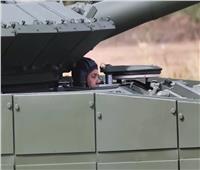 وزير الدفاع الروسي يقود دبابة| فيديو