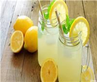 احذر تناول عصير الليمون بكثرة.. أضراره خطيرة