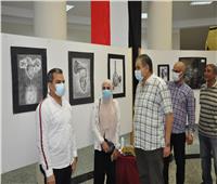 رئيس جامعة كفرالشيخ يفتتح معرض الفنون التشكيلية لطلاب مركز الفنون 