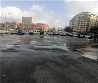 فتح ميدان التحرير بعد غلقه بسبب انقلاب سيارة محملة  بالزيت.. صور