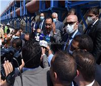 «مدبولي» يتابع تطبيق الإجراءات الاحترازية لمواجهة كورونا بمطار القاهرة