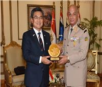 وزير الدفاع يلتقي نظيره بجمهورية كوريا الجنوبية خلال زيارته الرسمية لمصر| فيديو