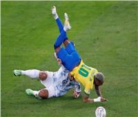توقف مباراة البرازيل والأرجنتين للاشتباه في إصابة 4 لاعبين بكورونا