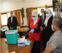 محافظ القاهرة يتفقد انتظام أعمال تلقي العاملين بالقطاع التعليمي للقاح كورونا