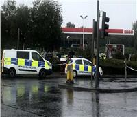 مسلح يقتحم محطة وقود ويحتجز رهائن في بريستول البريطانية