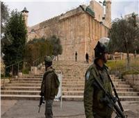 قوات الاحتلال تغلق «الحرم الإبراهيمي» بالقوة.. وتعتدي على الزوار والمصلين