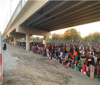 واشنطن تتعهد تسريع وتيرة ترحيل المهاجرين المحتجزين تحت جسر في تكساس