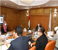 الداودي يعقد اجتماعًا للتعريف بأدوار واختصاصات المجلس الاقتصادي لمحافظة قنا
