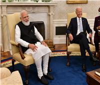 بايدن مازحاً «رئيس وزراء الهند»: هل نحن أقارب؟