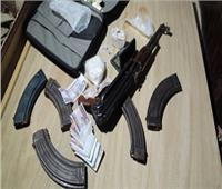 ضبط شخص بحوزته سلاح ناري ومخدرات بمدينة نصر 