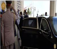لحظة وصول الرئيس السيسي مقر احتفالية «عيد قضاة مصر»| فيديو