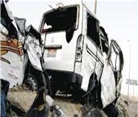 إصابة 22 شخصا إثر تصادم سيارتين على طريق أبو الريش بأسوان