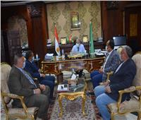 محافظ المنيا يعقد اجتماعاً لبدء الإزالة الفورية للتعديات على مجرى النيل 