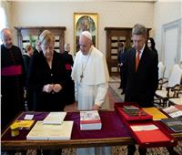 ميركل تلتقي البابا فرنسيس خلال زيارة وداع لإيطاليا