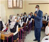 مدير تعليم نجع حمادي يطالب الطلاب بالانتظام والابتعاد عن الدروس الخصوصية