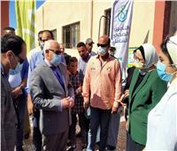 محافظ بورسعيد يشهد انطلاق القافلة الطبية لليوم الثالث بالمثلث المعدوم