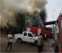 السيطرة على حريق داخل مصنع ملابس في السلام