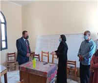 محافظ المنيا يستجيب لشكوى أحد المواطنين خلال مؤتمر «حياة كريمة»