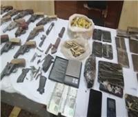سقوط 85 تاجر مخدرات وأسلحة نارية في حملة أمنية بالجيزة