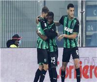 ساسولو يفوز بثلاثية على فينيزيا في الدوري الإيطالي