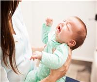 أسباب خلع الكتف عند الرضع.. وطرق علاجه