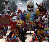 استعدادات الاحتفال بـ«يوم الموتى» في المكسيك | فيديو