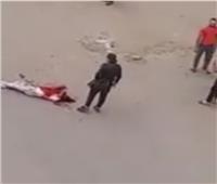 جريمة بشعة في الاسماعيلية.. مواطن يفصل رأس شاب ويسير بها في الشوارع| فيديو
