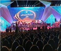 مسرح النافورة يتلألأ استعدادا لاستقبال نجوم الوطن العربي | فيديو وصور
