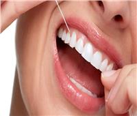 استخدام الخيط الطبي يومياً «الأفضل للأسنان»