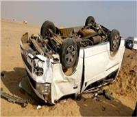 إصابة 3 أشخاص إثر انقلاب سيارة ميكروباص بصحراوي البحيرة