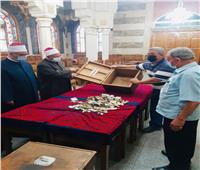 إزالة صناديق التبرعات من مسجد عمر مكرم تنفيذاً لقرار الأوقاف |صور 