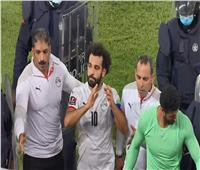 محمد صلاح يحيي جماهير أنجولا عقب المباراة