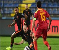 هولندا تؤجل حسم التأهل للمونديال بتعادل قاتل مع الجبل الأسود
