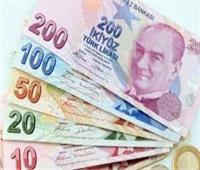الليرة التركية تواصل الانهيار وضغوط خفض الفائدة تهدد الاستقرار النقدي