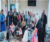 مكتبة مصر العامة بالمنيا تحتفل باليوم العالمي للطفل في زيارة لأطفال معهد الأورام ‎‎