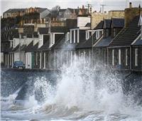 العاصفة «أروين» تودي بحياة اثنين على الأقل في بريطانيا 