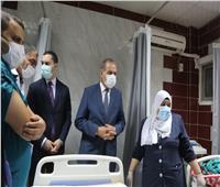 محافظ كفر الشيخ يتابع حادث مصرع عاملين وإصابة آخر أثناء إصلاح مطبق صرف صحي