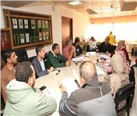 رئيس هيئة نظافة القاهرة يعقد اجتماعا لبحث منظومة الإنارة الجديدة  