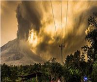 بالفيديو| لحظات رعب بعد ثوران بركان في إندونيسيا 