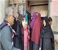 توقيع الكشف الطبي على 400 مواطن في قافلة بقرية منقباد بأسيوط 