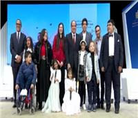 الرئيس السيسي يستجيب لطلب ذوي الهمم بـ«قادرون باختلاف» ويلتقط الصور معهم