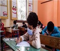 تعليم المنيا: طلاب الصف الرابع الإبتدائي يواصلون الامتحانات داخل 3125 مدرسة 