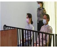 تخفيف حكم سجن زعيمة ميانمار إلى سنتين