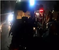 المرور يدفع بأوناش لرفع آثار حادث مروع بين سيارتين أعلى كوبري 15 مايو