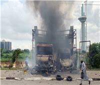 مقتل 30 شخصا إثر إشعال النار في حافلة ركاب بنيجيريا