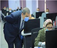 «سعفان» و«الشيخ» يتفقدان اختبارات الملحقين العماليين بسفارات مصر بالخارج..  صور