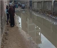 مياه الصرف تغمر منازل قرية بالدقهلية.. والأهالي: «أغيثونا»