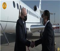 «مدبولي» يستقبل رئيس الحكومة اللبنانية بمطار القاهرة | فيديو وصور