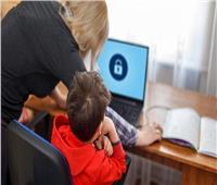 تدابير هامة لحماية وتأمين طفلك على الإنترنت