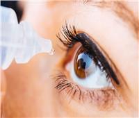 علماء يؤكدون على إستخدام قطرات للعين بدلاً من نظارات القراءة
